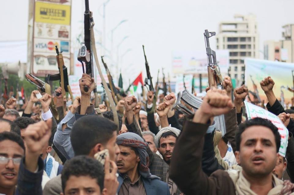 بالصور..سيول بشرية هائلة تلبية لدعوة زعيم الحوثيين بالغضب للأقصى
