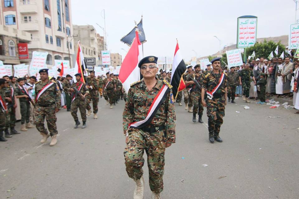 بالصور..سيول بشرية هائلة تلبية لدعوة زعيم الحوثيين بالغضب للأقصى